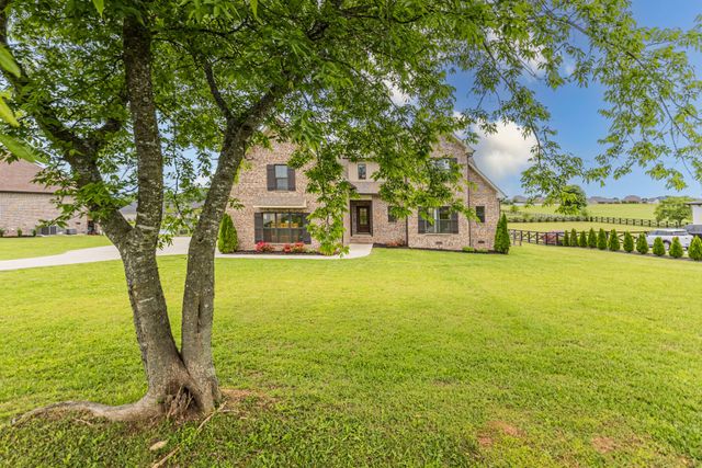 746 N Russell St, Portland, TN 37148