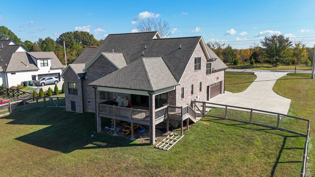 746 N Russell St, Portland, TN 37148