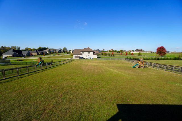 746 N Russell St, Portland, TN 37148