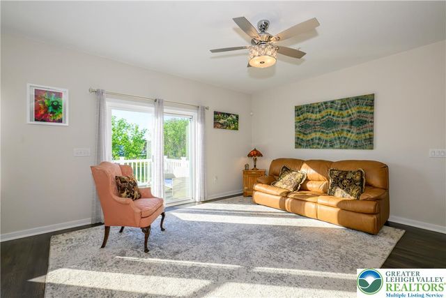 7542 Clayton Avenue, Coopersburg Boro, PA 18036