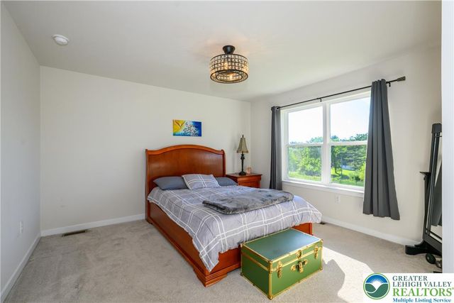 7542 Clayton Avenue, Coopersburg Boro, PA 18036
