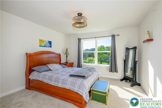 7542 Clayton Avenue, Coopersburg Boro, PA 18036