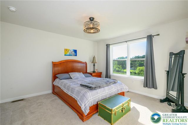 7542 Clayton Avenue, Coopersburg Boro, PA 18036