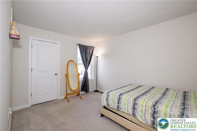 7542 Clayton Avenue, Coopersburg Boro, PA 18036
