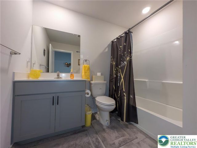 7542 Clayton Avenue, Coopersburg Boro, PA 18036