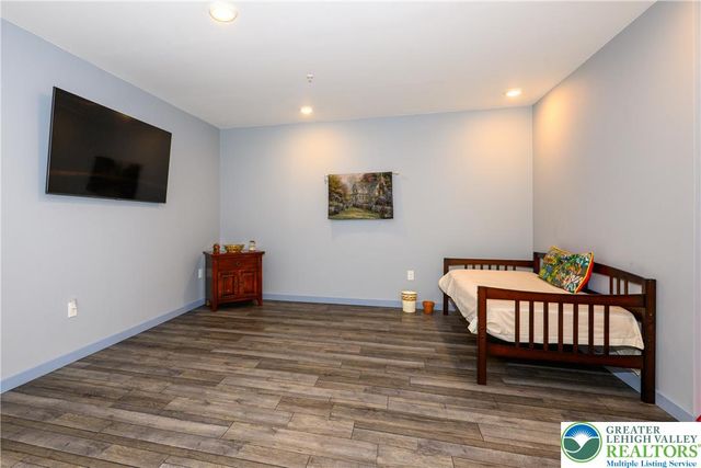 7542 Clayton Avenue, Coopersburg Boro, PA 18036