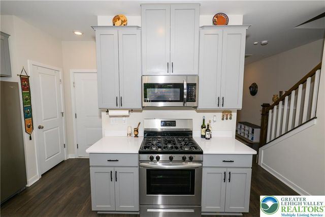 7542 Clayton Avenue, Coopersburg Boro, PA 18036