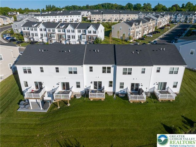 7542 Clayton Avenue, Coopersburg Boro, PA 18036