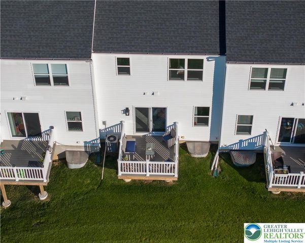 7542 Clayton Avenue, Coopersburg Boro, PA 18036