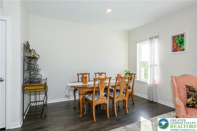 7542 Clayton Avenue, Coopersburg Boro, PA 18036