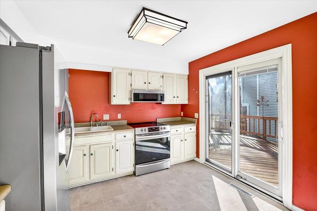 9 Crossbridge Court, Madison, WI 53717