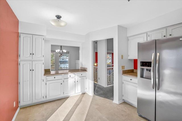 9 Crossbridge Court, Madison, WI 53717