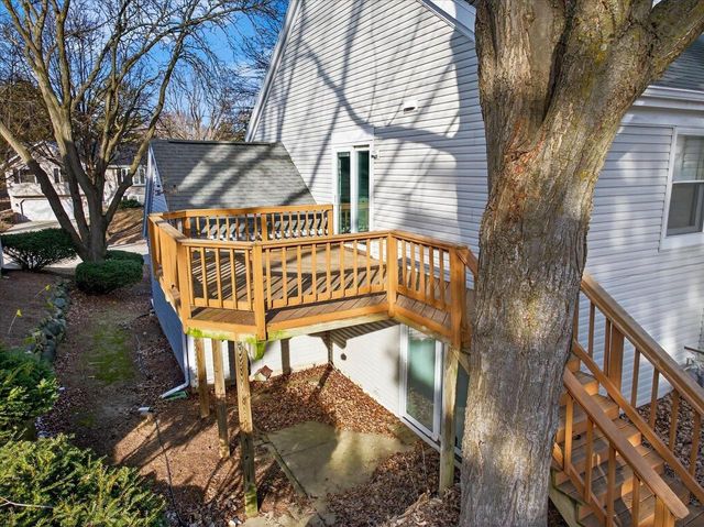 9 Crossbridge Court, Madison, WI 53717