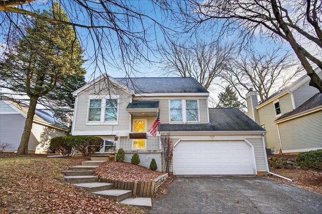 9 Crossbridge Court, Madison, WI 53717