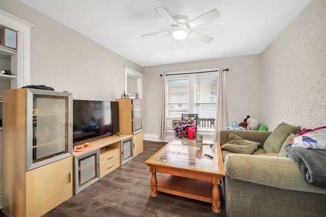 214-216 N Hickory Street, Joliet, IL 60435