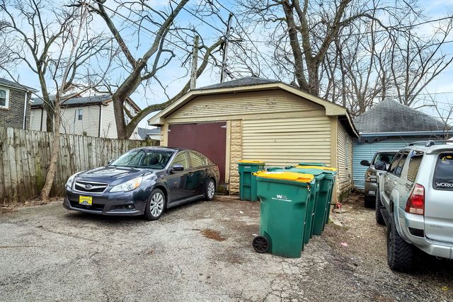 214-216 N Hickory Street, Joliet, IL 60435