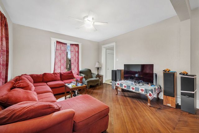 214-216 N Hickory Street, Joliet, IL 60435