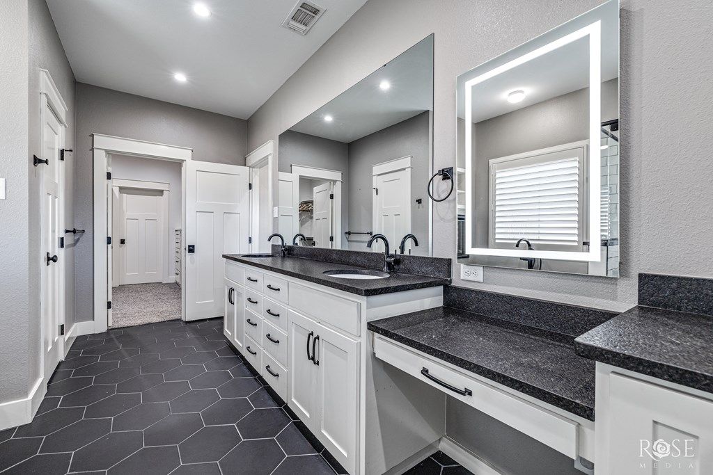 Image 18 of property listing at 7614 Aspen Ave, San Angelo, TX 76904