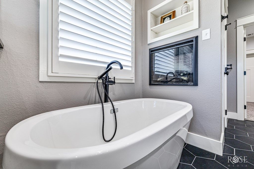 Image 19 of property listing at 7614 Aspen Ave, San Angelo, TX 76904