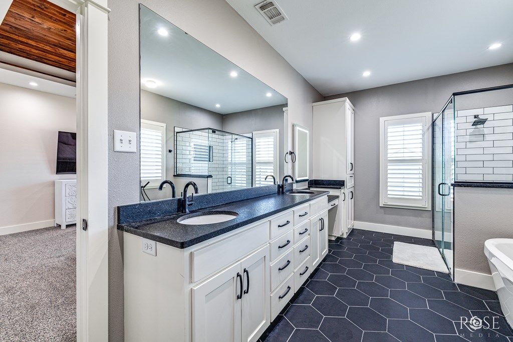 Image 20 of property listing at 7614 Aspen Ave, San Angelo, TX 76904