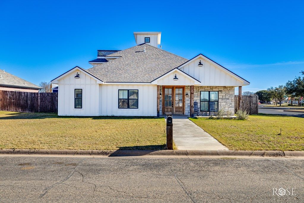 Image 3 of property listing at 7614 Aspen Ave, San Angelo, TX 76904
