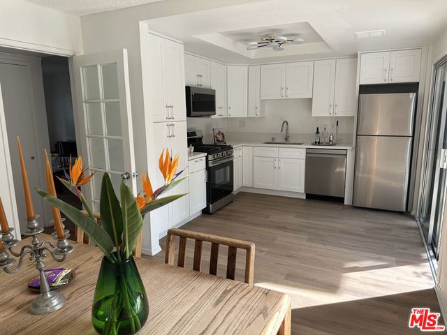 8705 Cedros Avenue 8, Panorama City, CA 91402