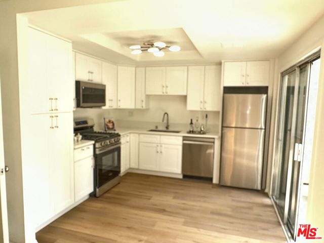 8705 Cedros Avenue 8, Panorama City, CA 91402
