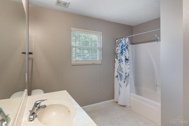11 S Glen Oak Drive, Springboro, OH 45066