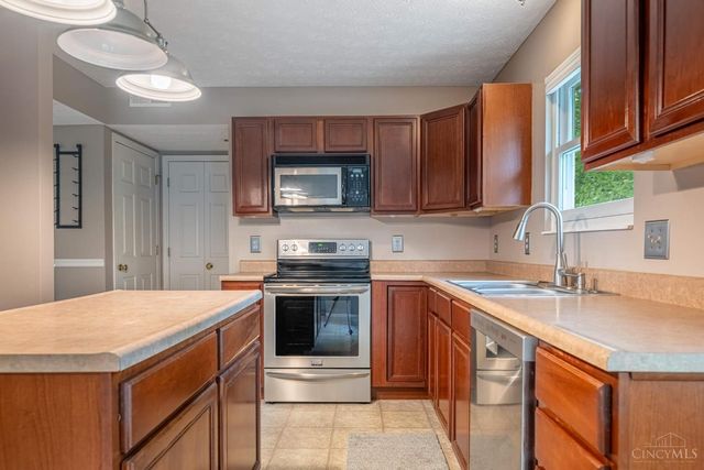 11 S Glen Oak Drive, Springboro, OH 45066