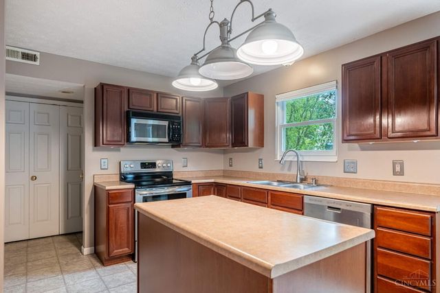 11 S Glen Oak Drive, Springboro, OH 45066