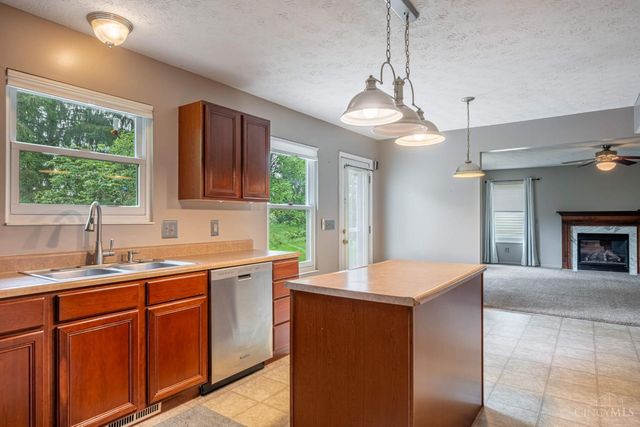 11 S Glen Oak Drive, Springboro, OH 45066