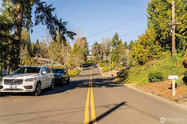 709 N 23rd Avenue, Kelso, WA 98626