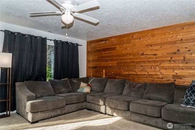 709 N 23rd Avenue, Kelso, WA 98626