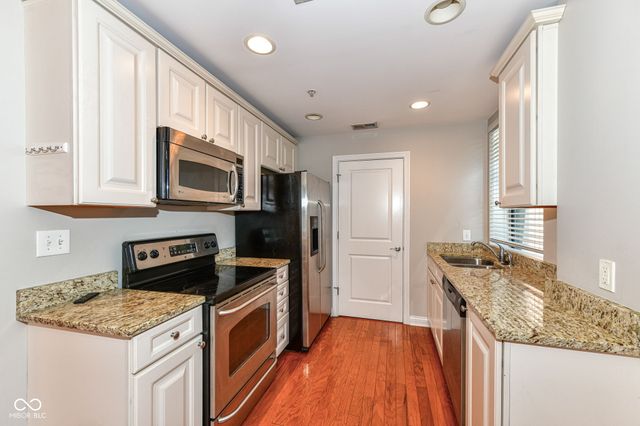 350 N Meridian Street 709, Indianapolis, IN 46204