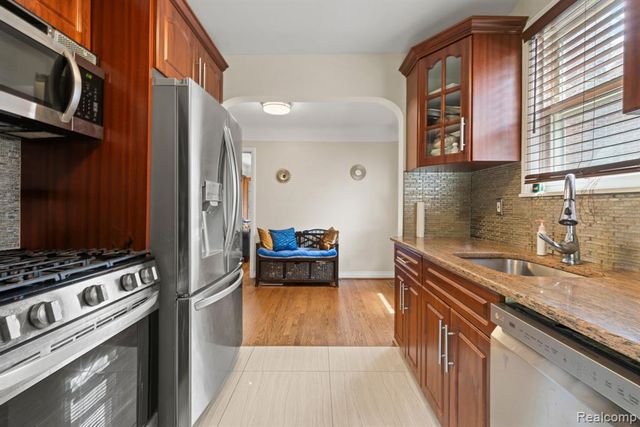 533 N Waverly Street, Dearborn, MI 48128