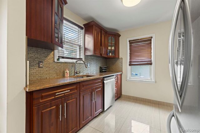 533 N Waverly Street, Dearborn, MI 48128
