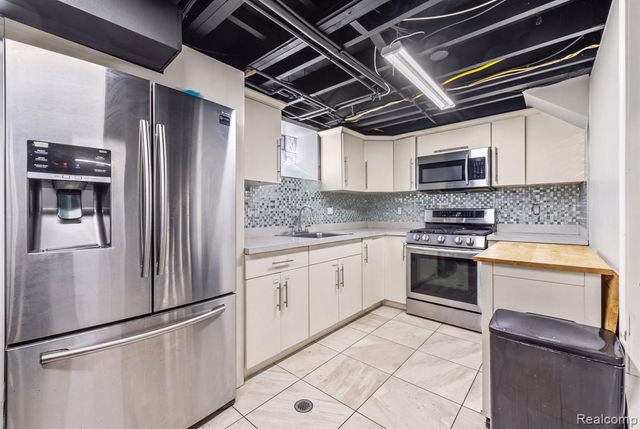 533 N Waverly Street, Dearborn, MI 48128