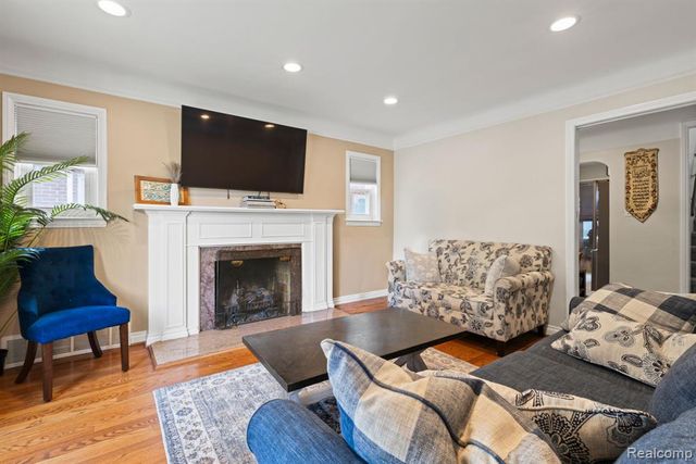 533 N Waverly Street, Dearborn, MI 48128