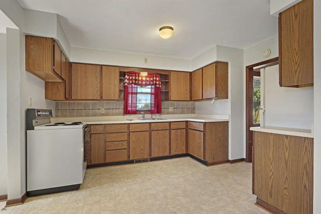 34911 W State STREET, Burlington, WI 53105