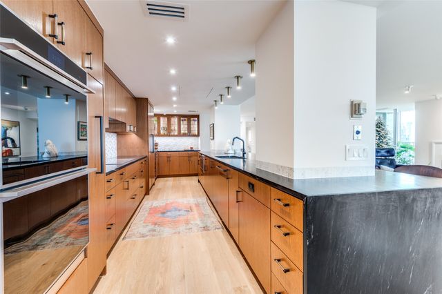 3310 Fairmount Street P2B, Dallas, TX 75201