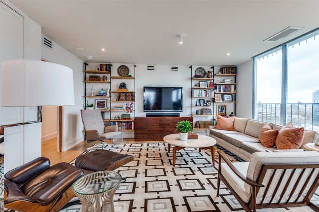 3310 Fairmount Street P2B, Dallas, TX 75201