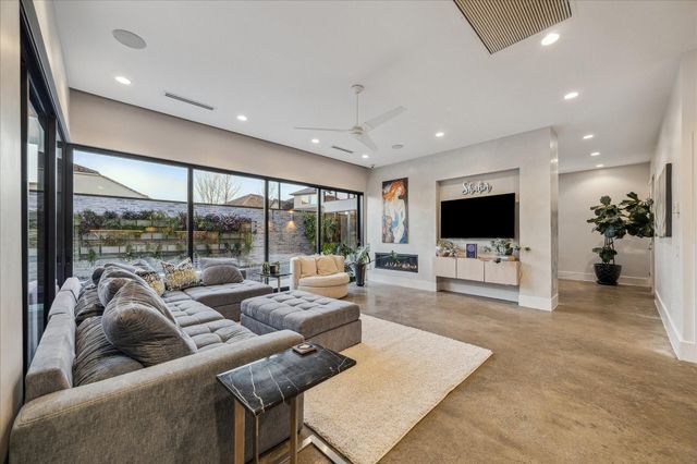 1006 Vista Creek Drive, Sugar Land, TX 77478