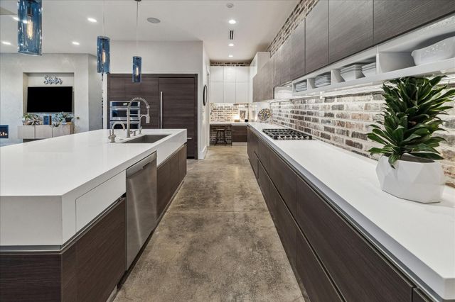 1006 Vista Creek Drive, Sugar Land, TX 77478