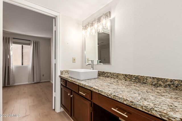 9270 E MISSION Lane 214, Scottsdale, AZ 85258