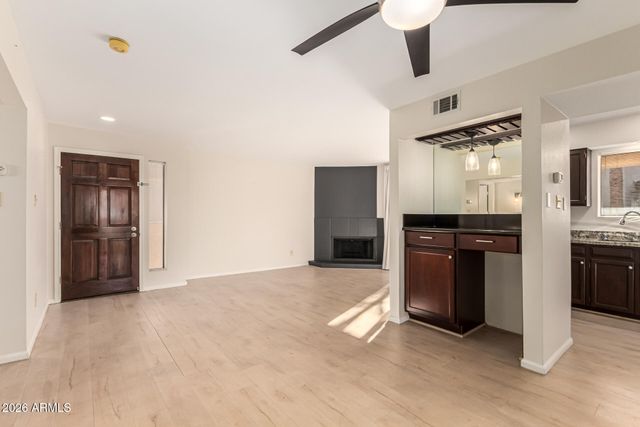 9270 E MISSION Lane 214, Scottsdale, AZ 85258