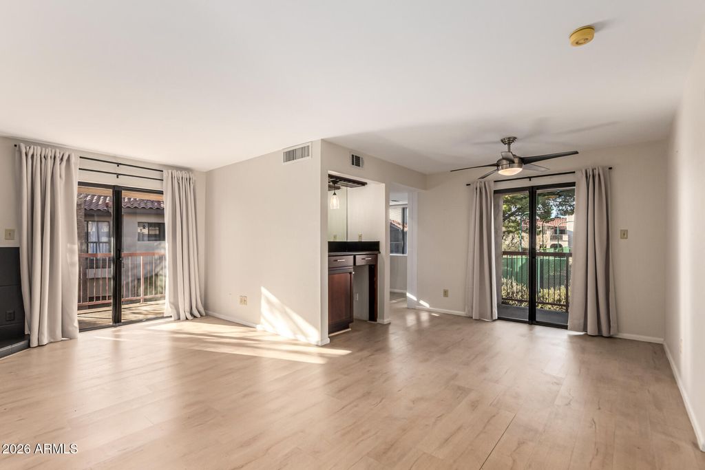 9270 E MISSION Lane 214, Scottsdale, AZ 85258