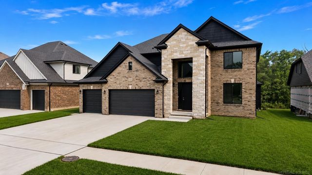 18901 Via Firenze Drive, Macomb, MI 48044