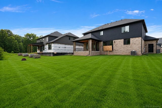18901 Via Firenze Drive, Macomb, MI 48044