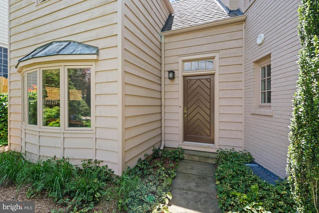 5142 WORTHINGTON DR, Bethesda, MD 20816