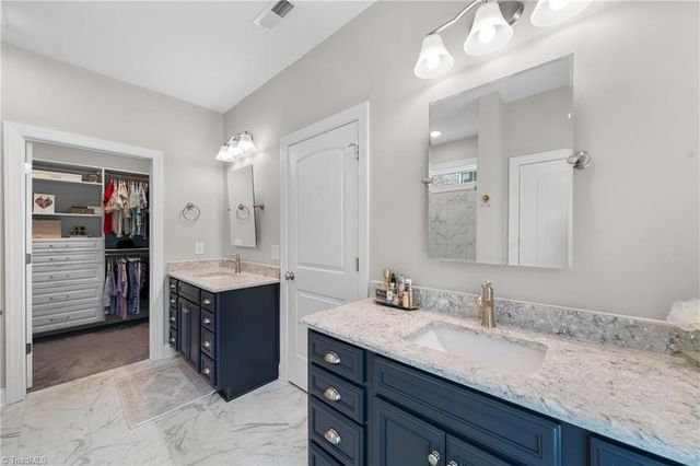 5042 Skipper Lane, Winston-salem, NC 27106
